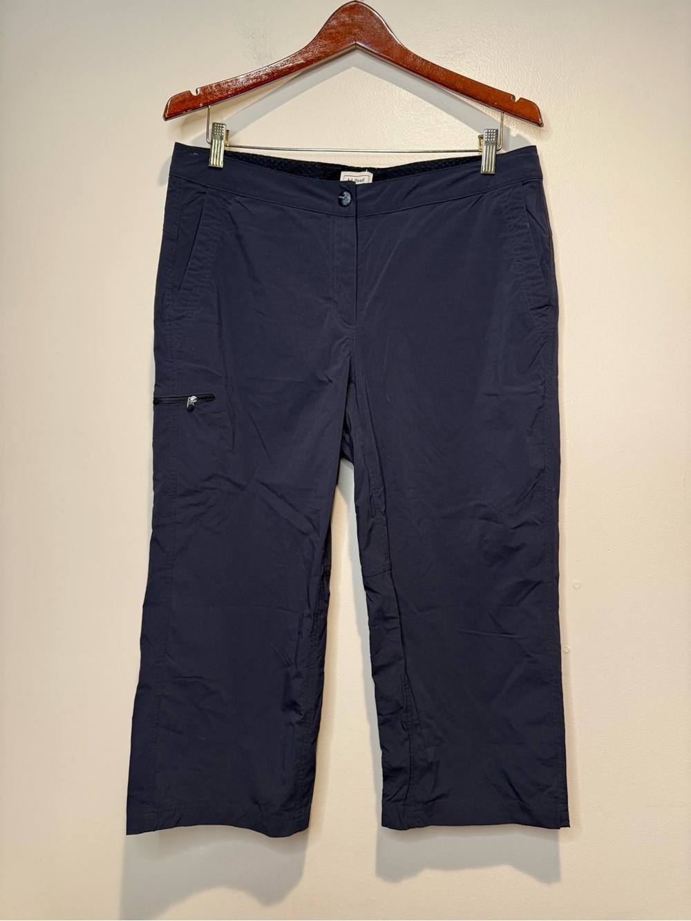 L.L. Bean Women's Water Repellent Comfort Trail Hiking cropped Pants size 14